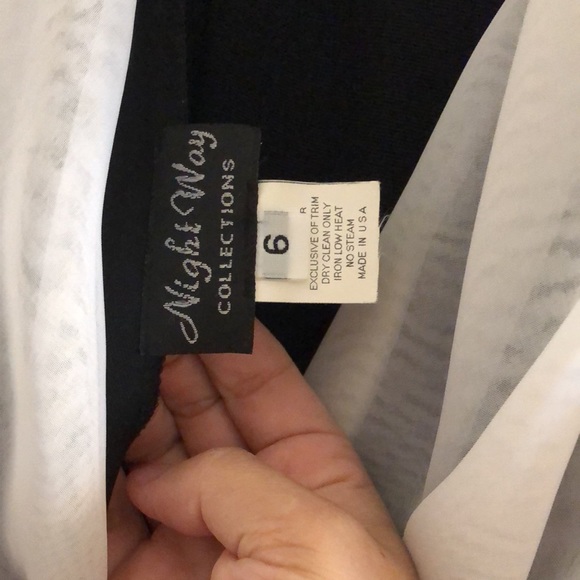 Beautiful formal gown- Night Way size 6- black and white- open back - Picture 5 of 5